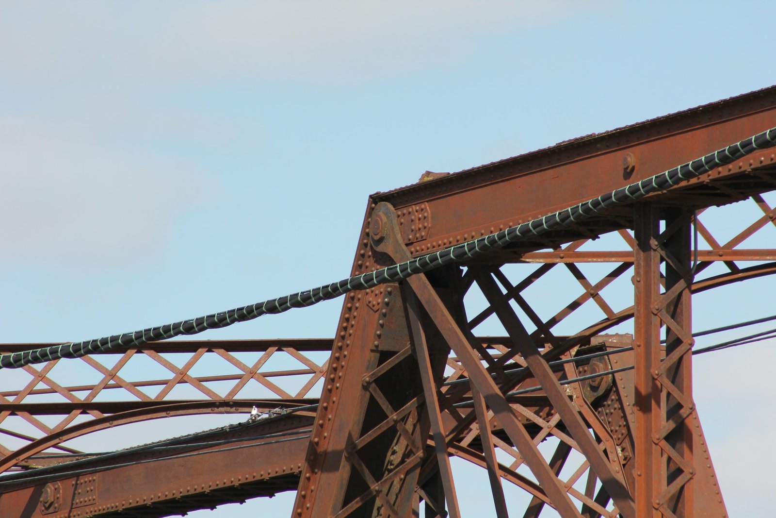 Upper angle connection